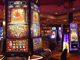 rajabandot macau live-dealer table with HD studio setup and multilingual dealer interface